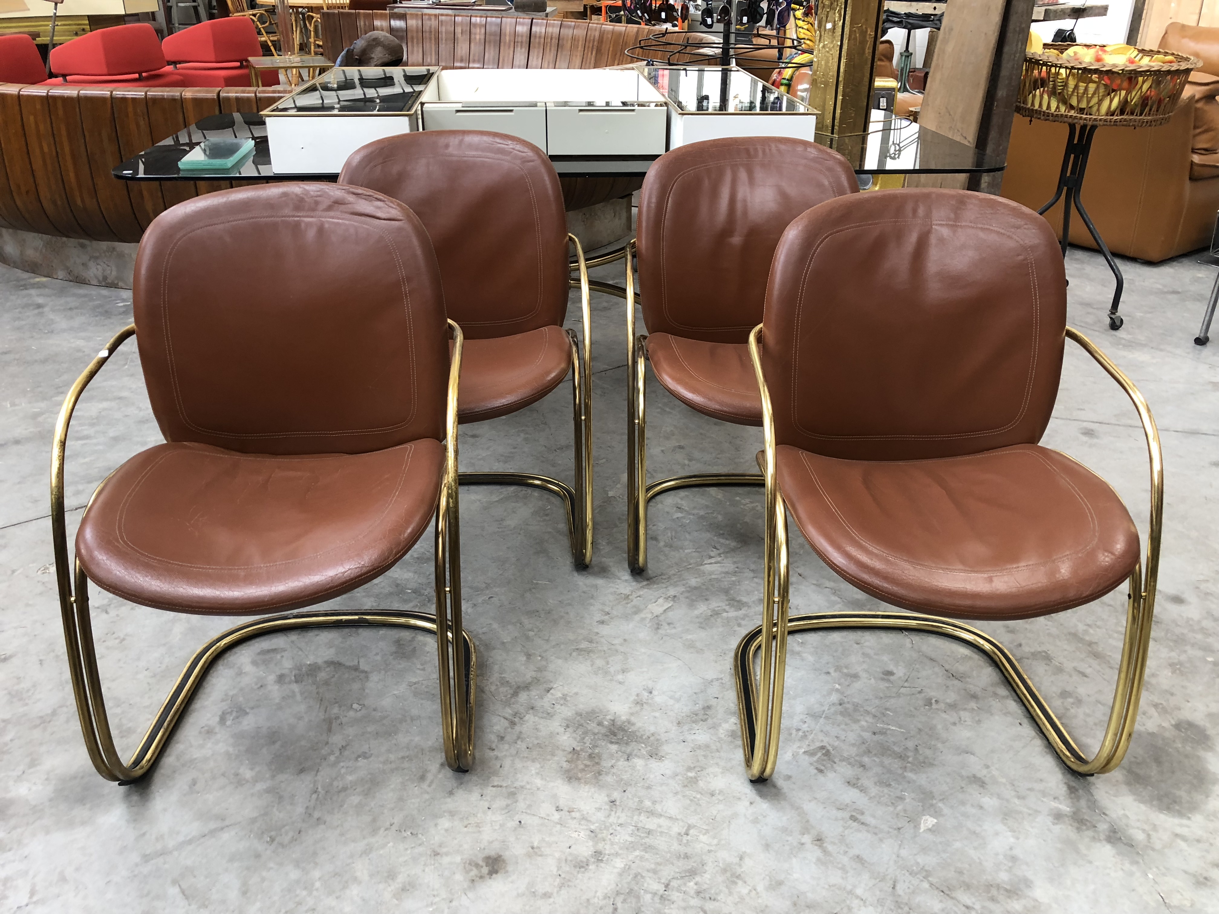 Set de 4 chaises en cuir années 70 design Italien  Nord Factory