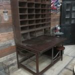 Ancien meuble de tri postal 30 casiers
