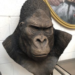 Buste de Gorille par Yves Gaumetou