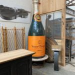 Bouteille de champagne géante « Veuve Clicquot »