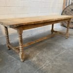 Ancienne table de ferme en chêne pieds tournés