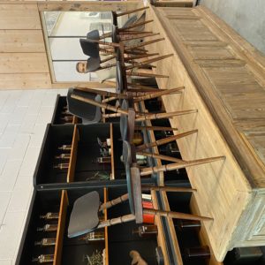 Suite de 8 chaises de bistrot