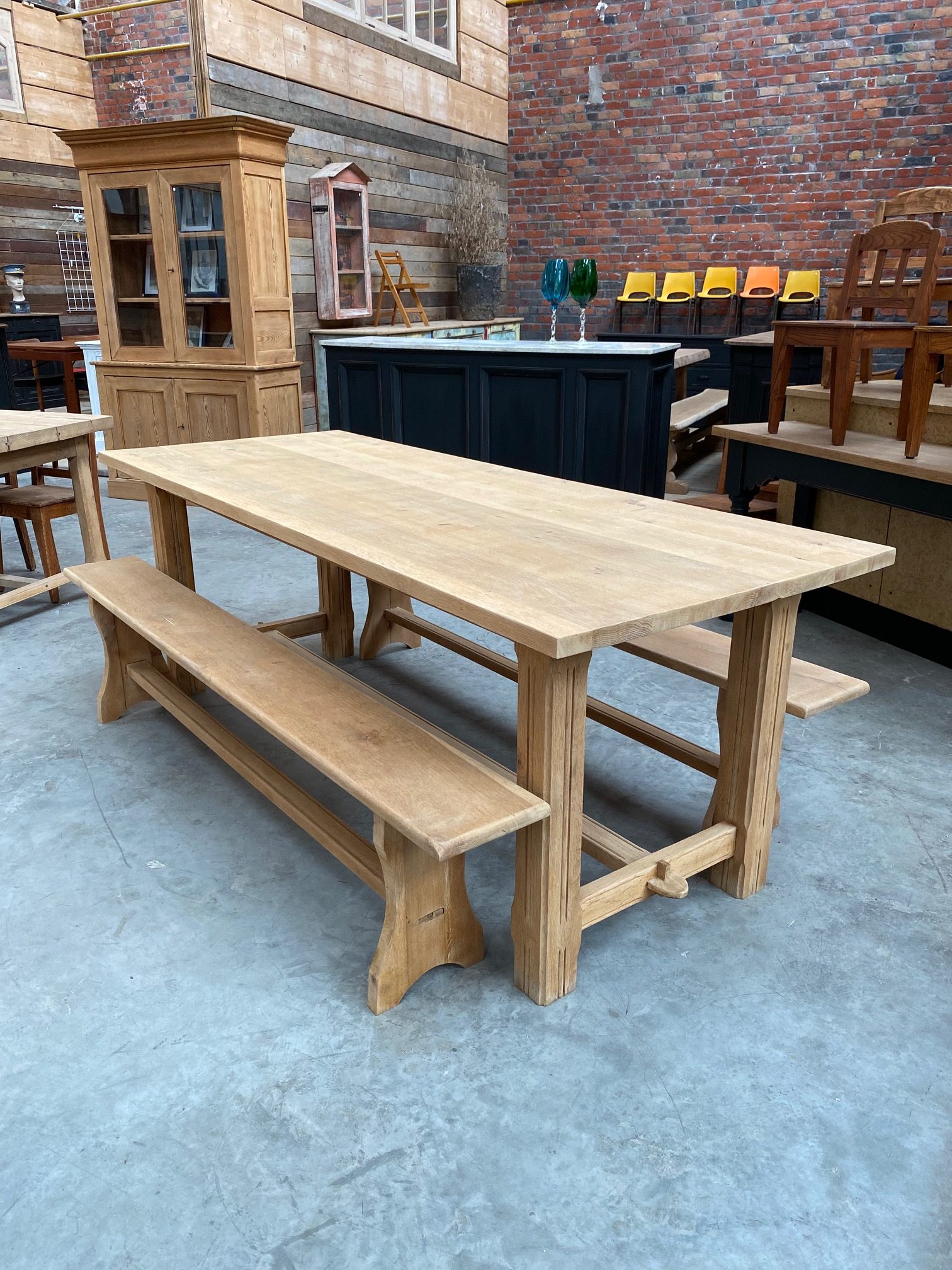 Table Carrelée De Ferme Avec Bancs En Chêne - Style Ferme - Jusqu'à 8 Places
