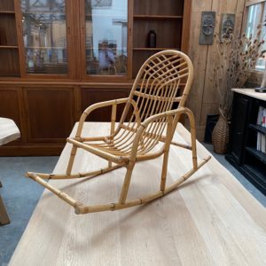 Rocking-chair taille enfant
