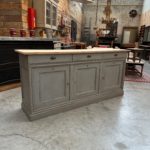 Buffet 3 portes – 3 tiroirs patine grise