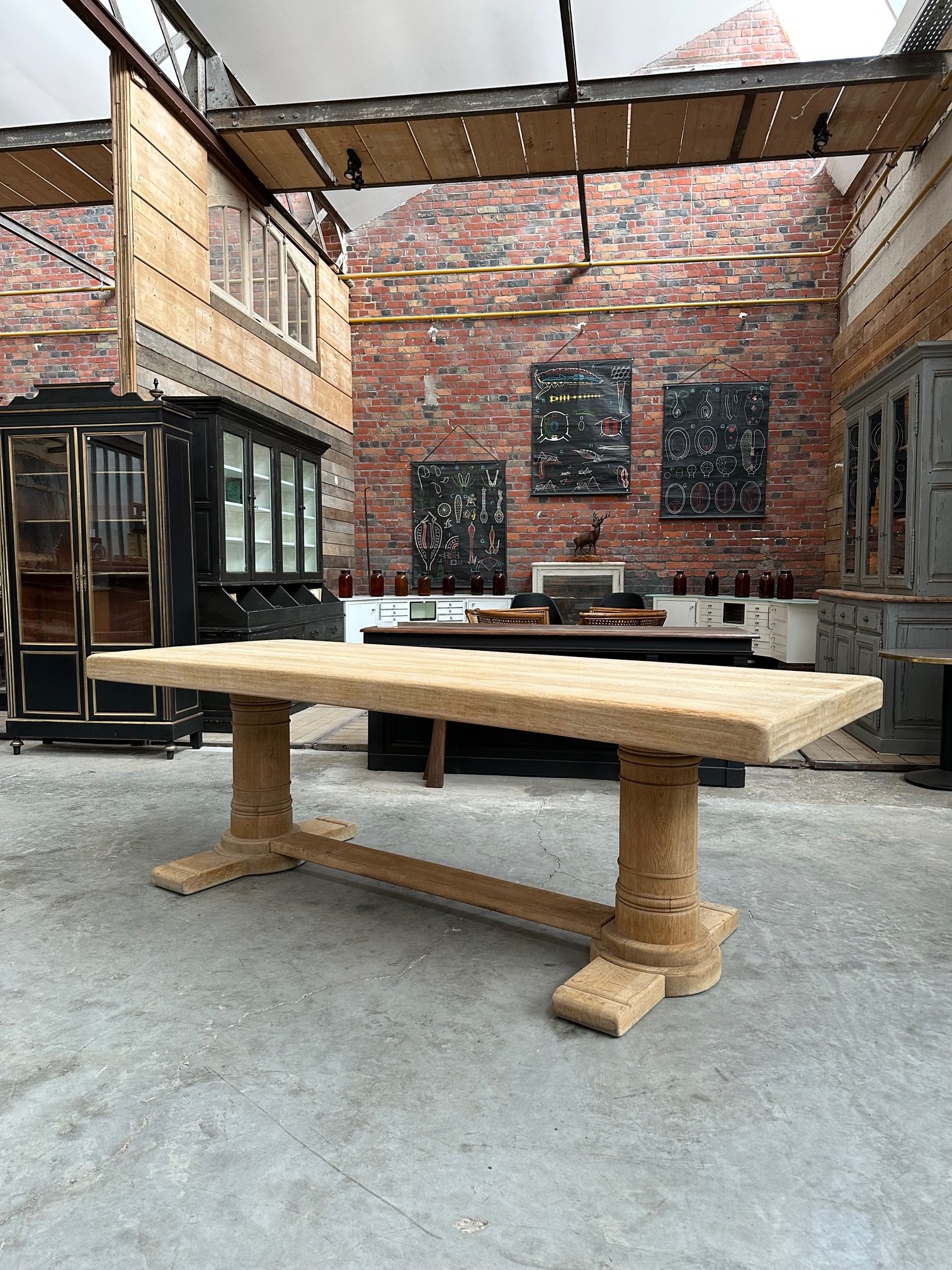 Table En Chêne Style Monastère - Rustique Et Solide, Parfaite Pour La Salle à Manger Ou La Cuisine