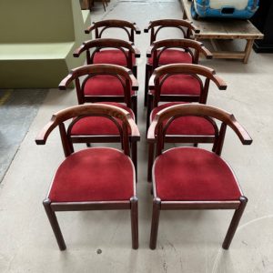 Suite de 8 chaises de bistrot