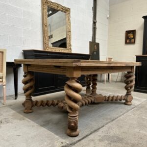Grande table en chêne et loupe d’orme fin XIXème