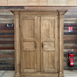 Armoire de Chateau en Chêne XVIIIème