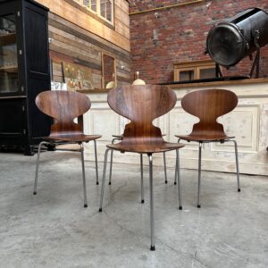 Suite de 4 chaises Ant Modèle 3100 d'Arne Jacobsen pour Fritz Hansen 50'