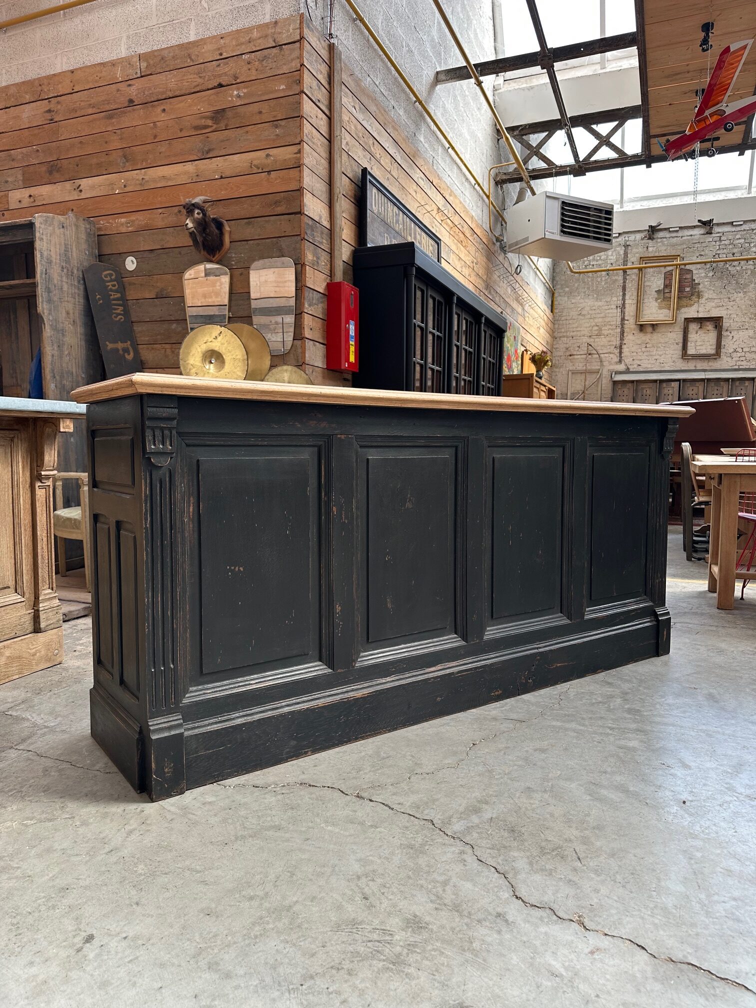 Comptoir bar patiné - Nord Factory