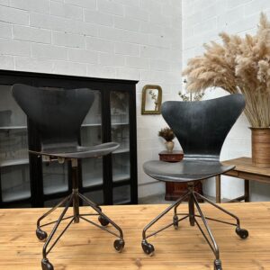 Paire de chaises de bureau par Arne Jacobsen