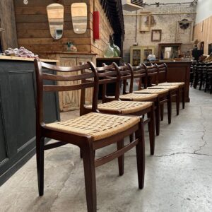 Suite de 6 chaises scandinaves DLG de Niels Otto MOLLER