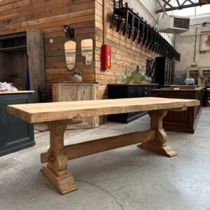 Table de type monastère en chêne massif