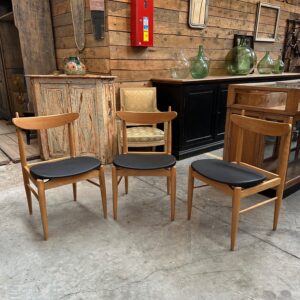 Suite de 3 chaises scandinaves Années 60