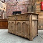 Buffet atypique XIXème en chêne