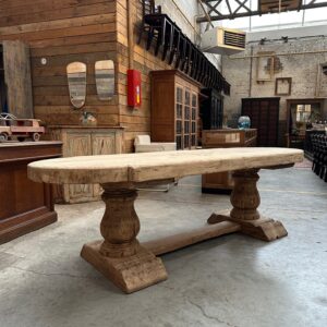 Table de château en chêne massif