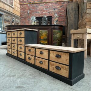 Meuble de métier asymétrique