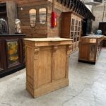 Comptoir d’accueil en chêne