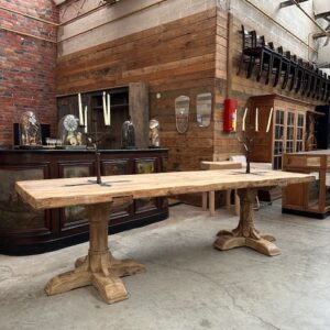 Table de château en chêne massif