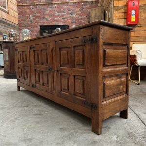 Meuble en chêne massif milieu XXème