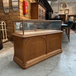 Vitrine Art Nouveau en chêne