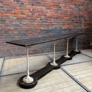 Console décorative en fonte et bois