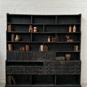 Immense étagère d'atelier