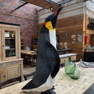 Manchot en résine réalisé par Anouk Tisserand