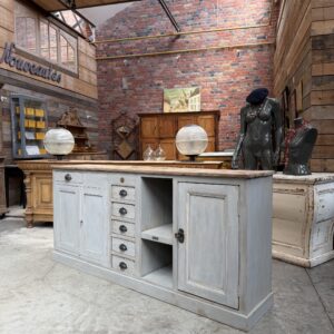 Enfilade patinée grise de fabrication artisanale