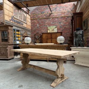 Table de type monastère en chêne massif