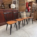 Suite de 4 chaises scandinaves