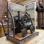 Ancienne machine à vapeur de démonstration