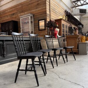 Suite de 4 chaises bistrot BAUMANN
