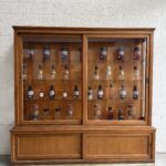 Ancienne vitrine de pharmacie